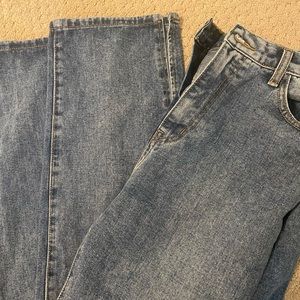 PRETTY LITTLE THING JEANS